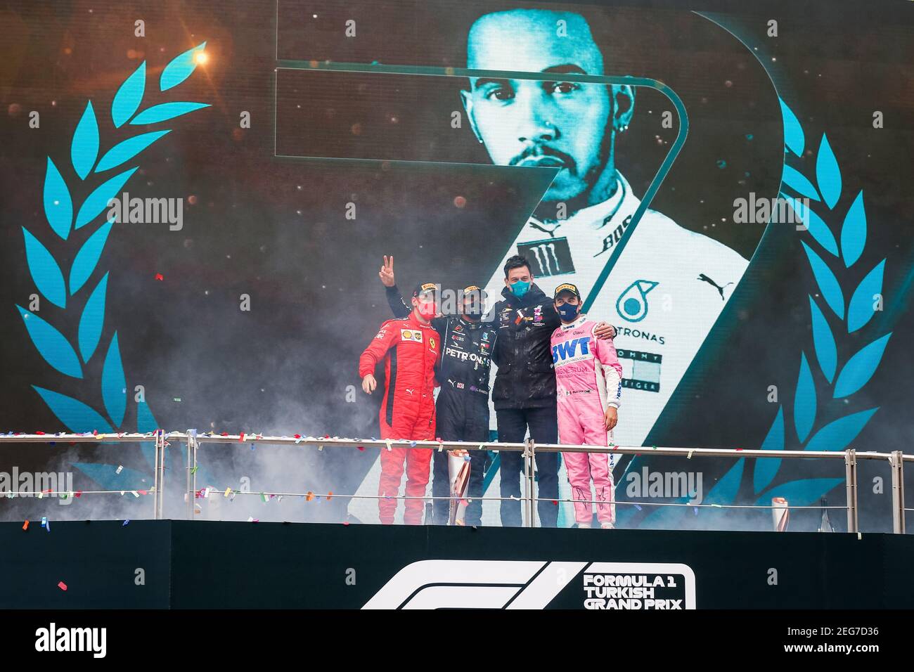 Podio HAMILTON Lewis (gbr), Mercedes AMG F1 GP W11 Hybrid EQ Power+, WOLFF Toto (aut), Team Principal & CEO Mercedes AMG F1 GP, VETTEL Sebastian (ger), Scuderia Ferrari SF1000, PEREZ Sergio (mex), Racing Point F1 RP20, ritratto durante il Gran Premio Turco di Formula 1 DHL 2020, Dal 13 al 15 novembre 2020 sul Parco Intercity Istanbul, a Tuzla, vicino Istanbul, Turchia - Foto Antonin Vincent / DPPI Foto Stock