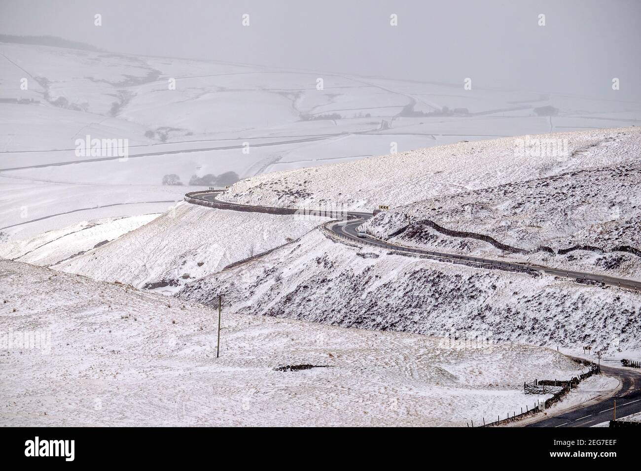 La A537 Cat and Fiddle Road da Buxton a Macclesfield in inverno Foto Stock
