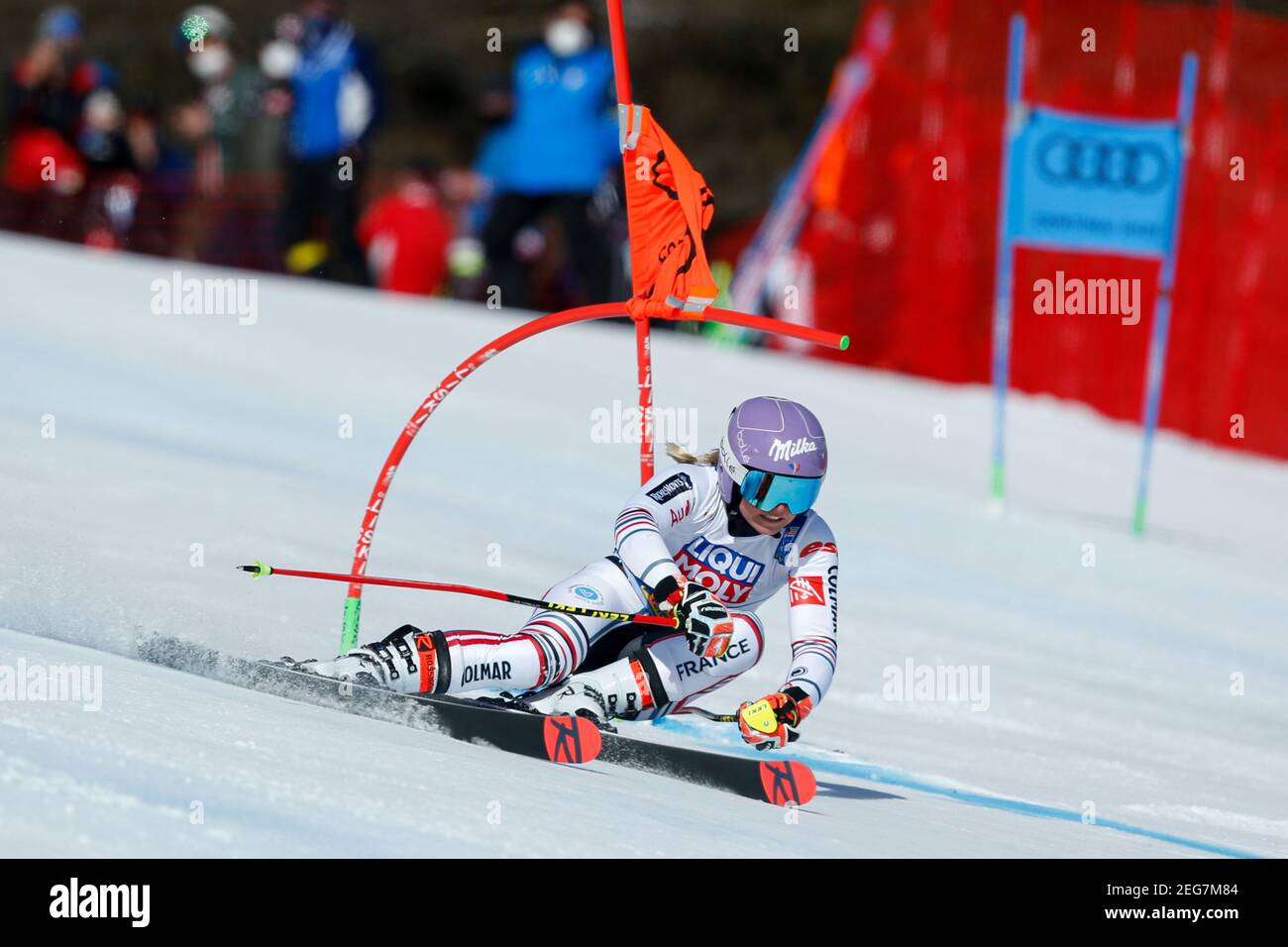 Olympia delle Tofane, Cortina (BL), Italia, 18 Feb 2021, Tessa Worley (fra) detiene il 9° posto dopo la prima corsa durante i Campionati mondiali DI SCI alpino 2021 FIS - Giant Slalom - Donne, gara di sci alpino - Foto Francesco Scaccianoce / LM Credit: LiveMedia/Alamy Live News Foto Stock