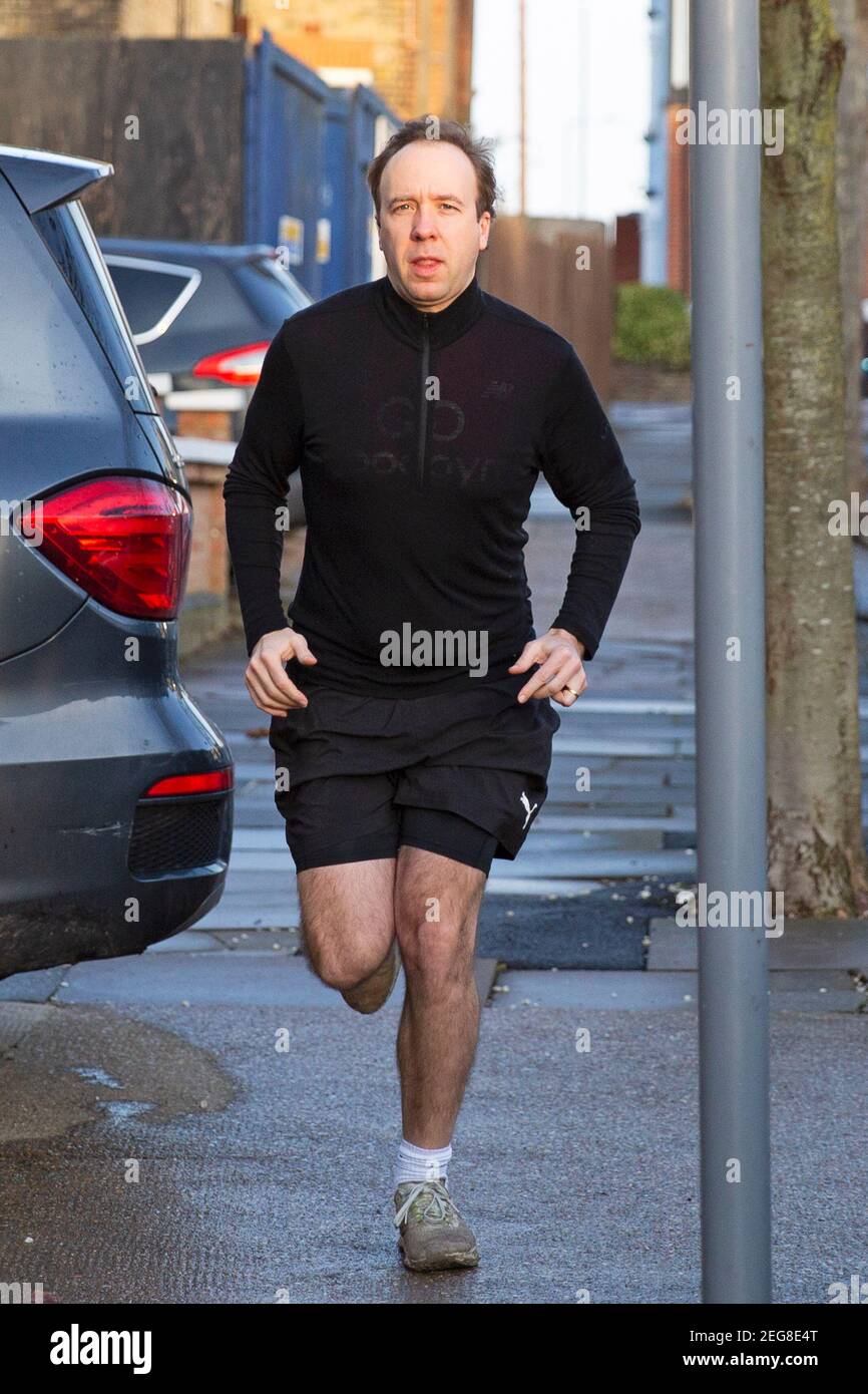 Matt Hancock, ministro del governo, lascia la sua casa a Londra ovest il 18 febbraio 2021 Foto Stock
