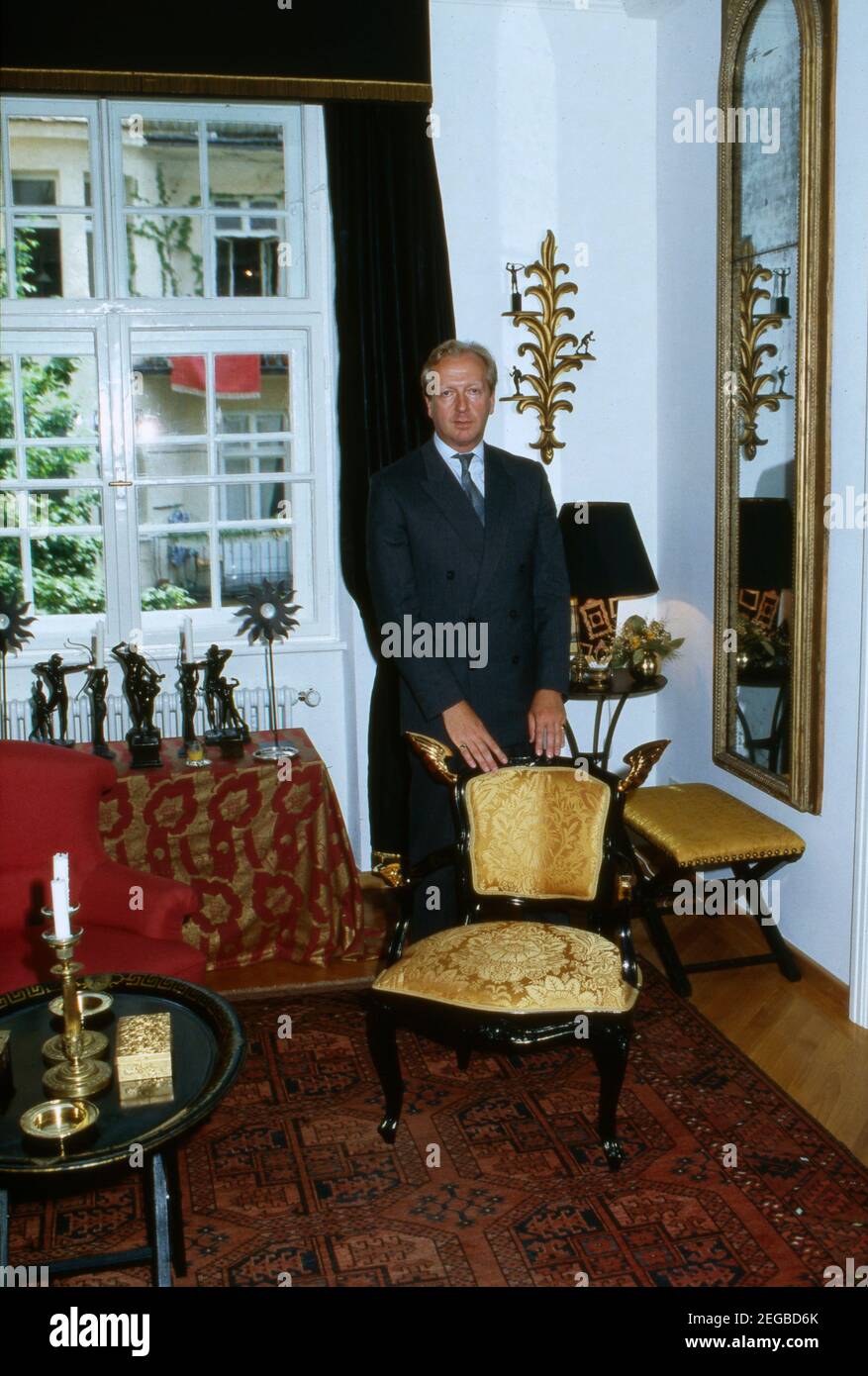 Heinrich Graf von Spreti in seiner Münchner Wohnung, Aufnahme von 1996. Heinrich Graf von Spreti nel suo appartamento di Monaco. Foto scattata nel 1996. Foto Stock