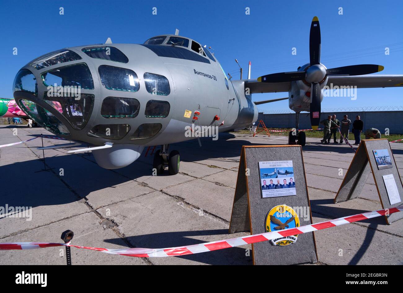 Velivolo militare ricognivolo Antonov 30 parcheggiato nel parco dell'air show, made in Ucraina. 16 settembre 2019. Kiev, Ucraina Foto Stock