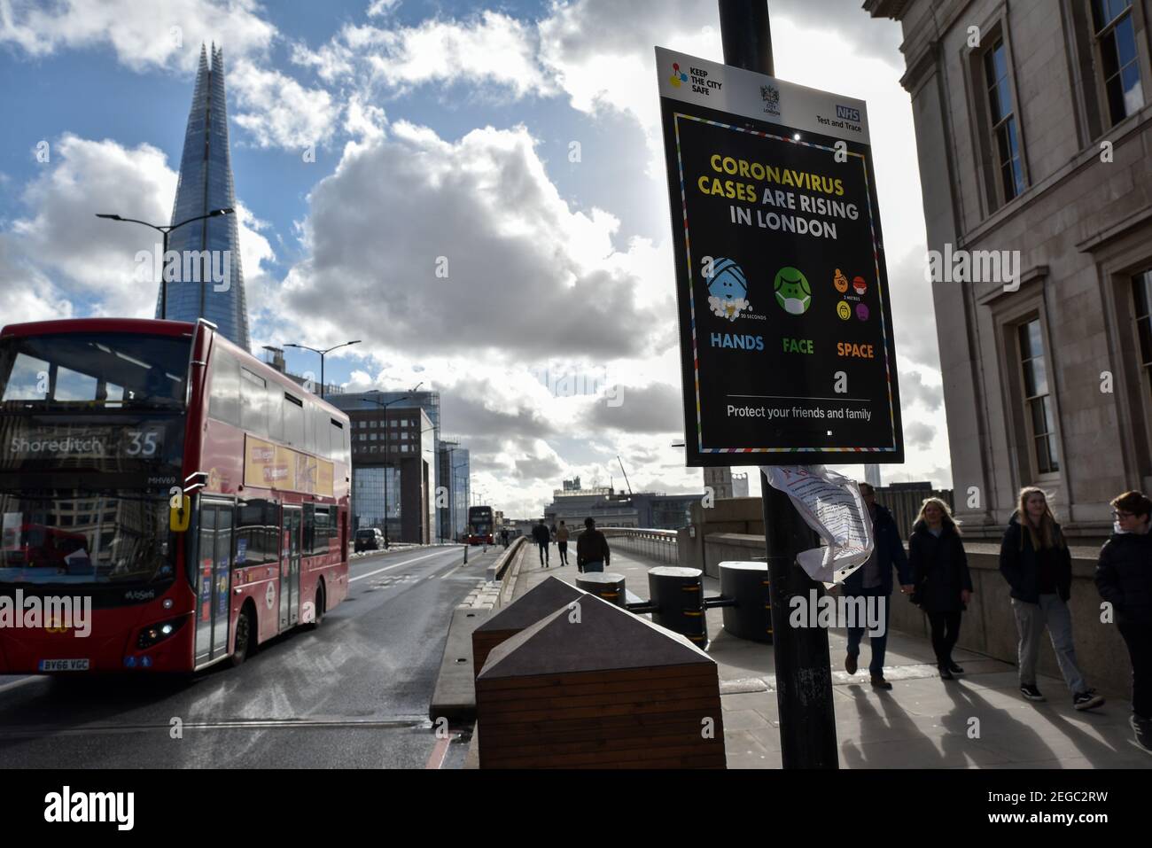 Città di Londra, Londra, Regno Unito. 18 Feb 2021. Percorso fuori blocco che sarà annunciato la prossima settimana. Strade vuote nel quartiere finanziario della City of London. Credit: Matthew Chpicle/Alamy Live News Foto Stock