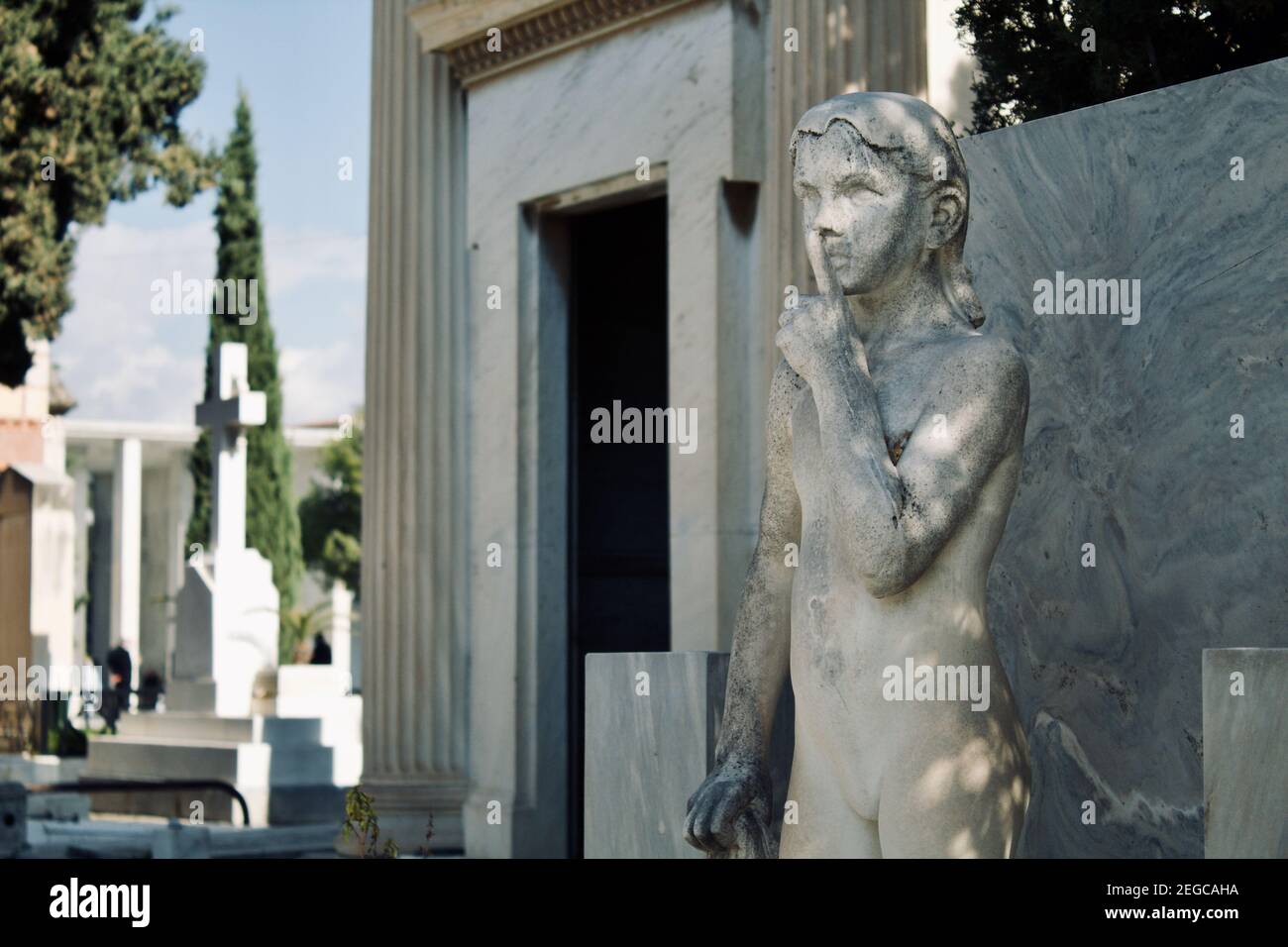 Dettaglio di una statua nel primo Cimitero di Atene Foto Stock
