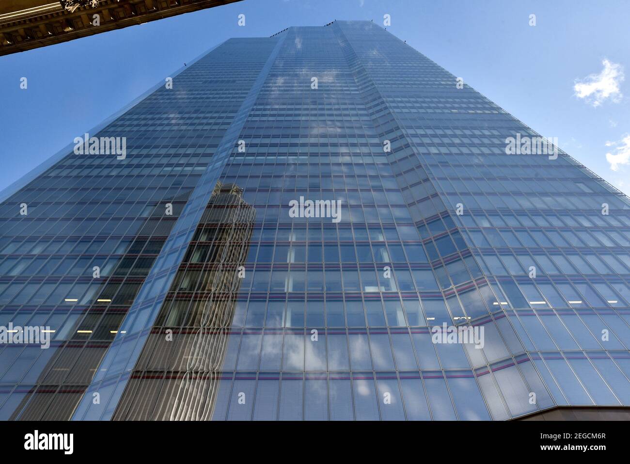 Lime Street, città di Londra, Regno Unito. 18 Feb 2021. La nuova torre di 8 Bishopsgate si sviluppa nella città di Londra, con 51 piani e 913000 piedi quadrati di spazio di lavoro. Credit: Matthew Chpicle/Alamy Live News Foto Stock