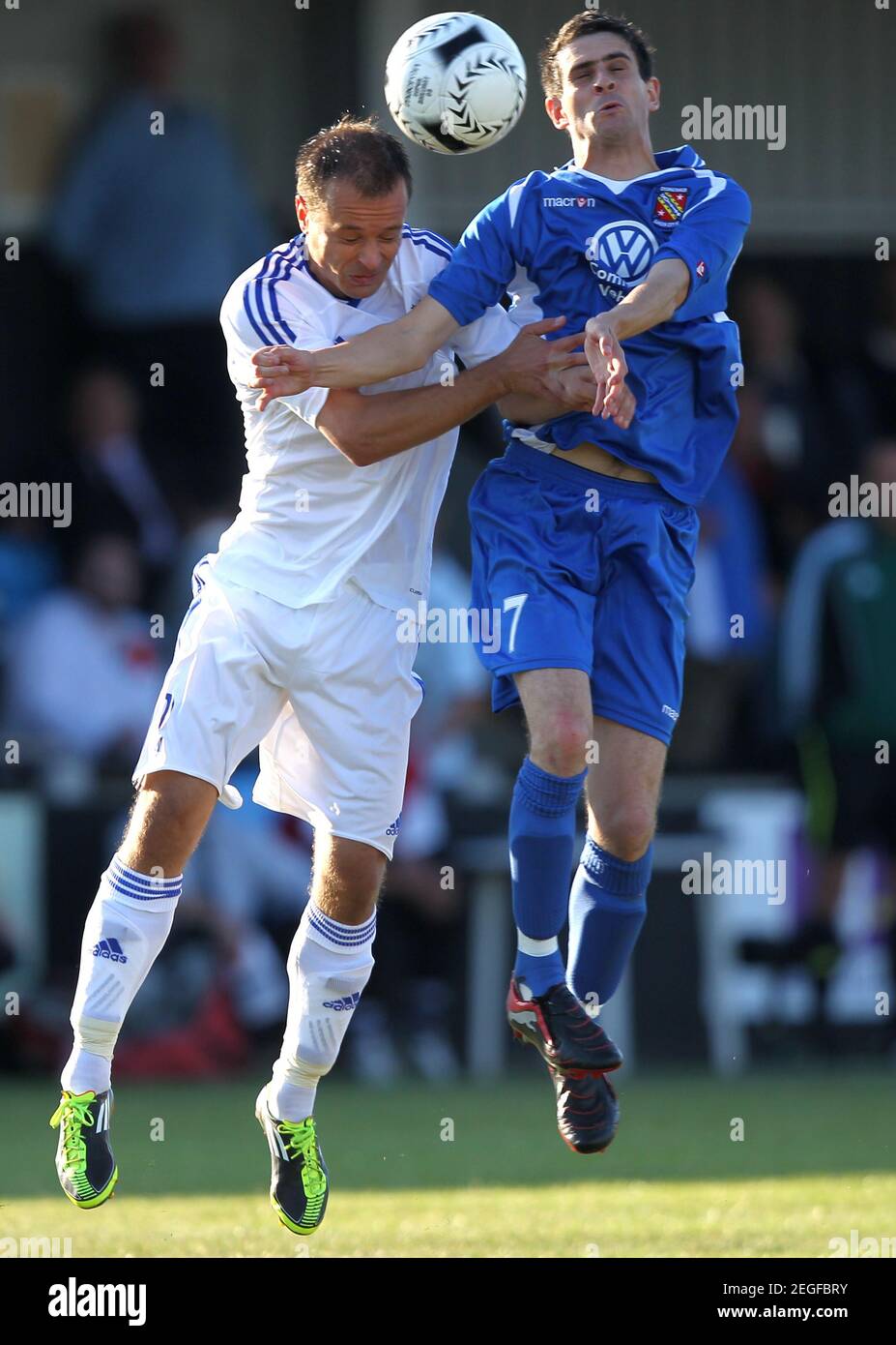 Calcio - Bangor City v HJK Helsinki UEFA Champions League seconda  Qualifiche prima tappa - Belle Vue, Rhyl - Galles - 11/12 , 13/7/11 Chris  Jones - Bangor City in azione contro