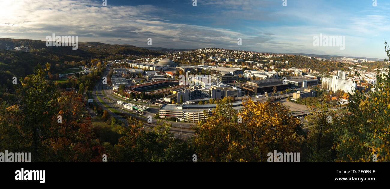 Panorama di Brno - vista sul Centro Espositivo di Brno. Vista sul centro espositivo di Brno dalla collina. Foto Stock