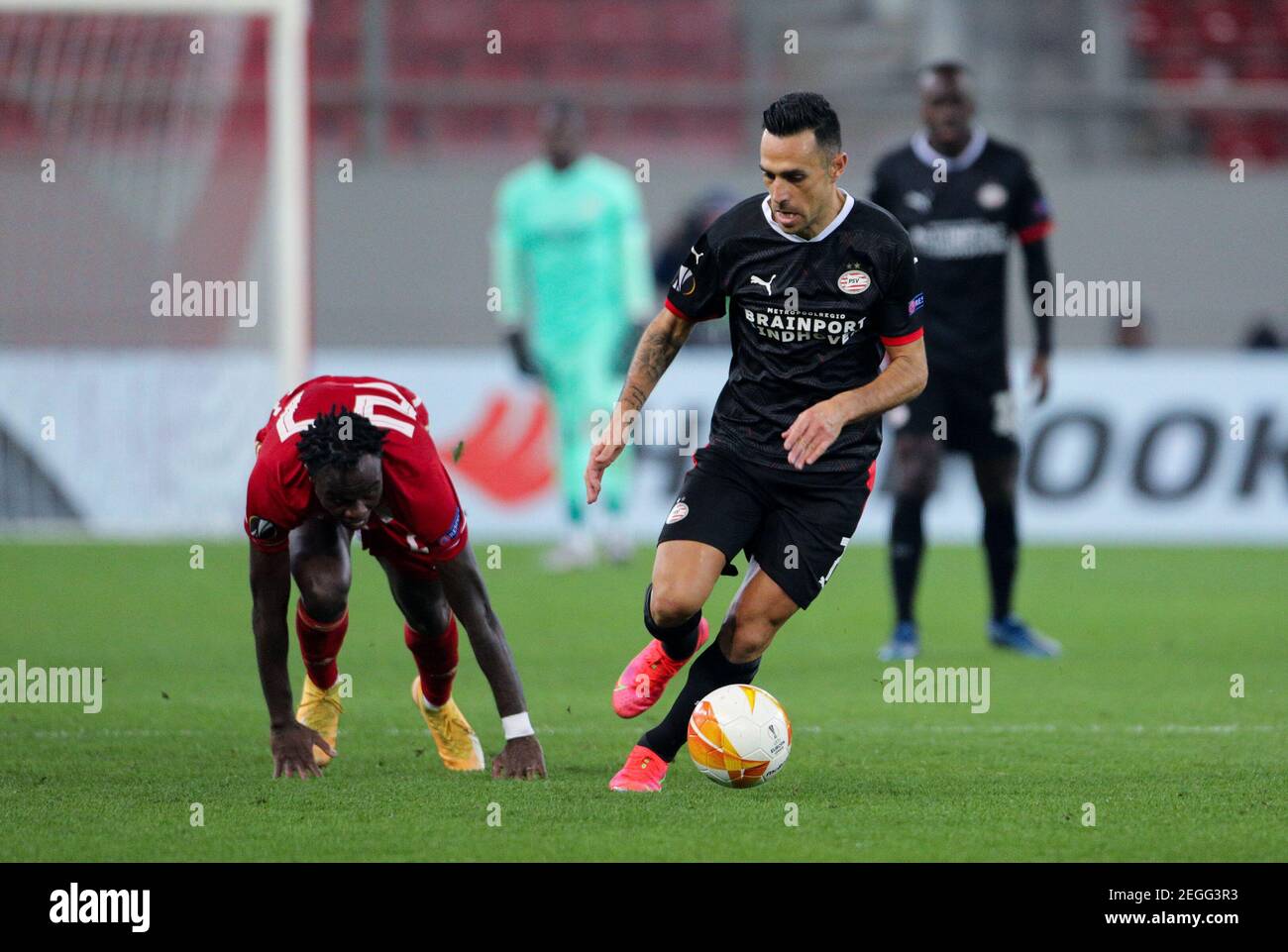 PIREO, GRECIA - 18 FEBBRAIO: Eran Zahavi della PSV durante la partita UEFA Europa League tra Olympiacos e PSV allo Stadio Georgios Karaiskakis il 18 febbraio 2021 a Pireo, Grecia (Foto di lato Klodian/Orange Pictures) Foto Stock