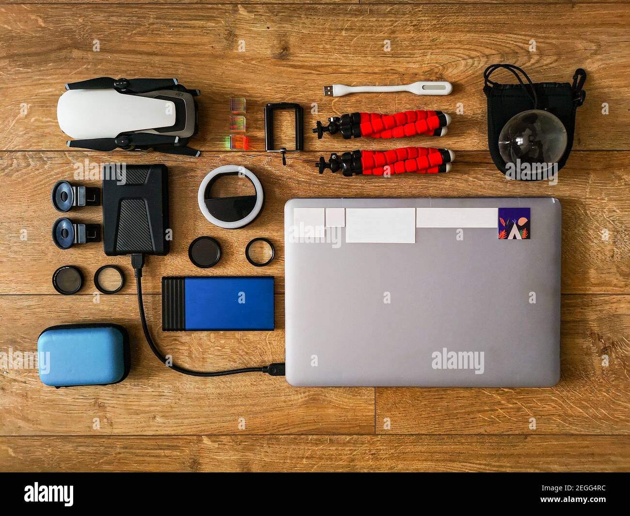 Strumenti di fotografia mobile computer portatile drone treppiede lensball cristallball vetro obiettivo contenitore per lampada a led del powerbank con filtro Foto Stock