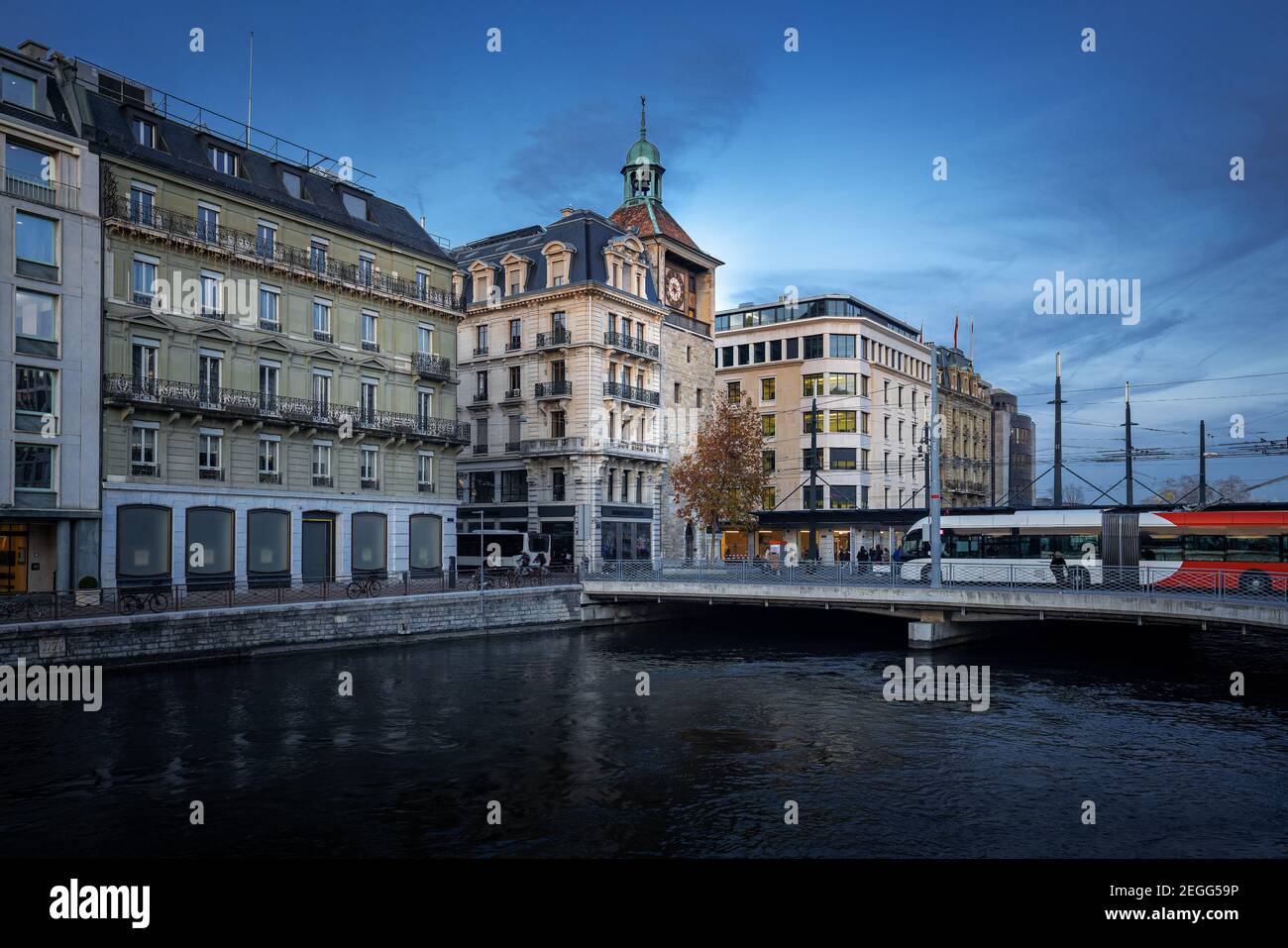 Tour de l’Ile Torre dell’Orologio in Place Bel-Air - Ginevra, Svizzera Foto Stock