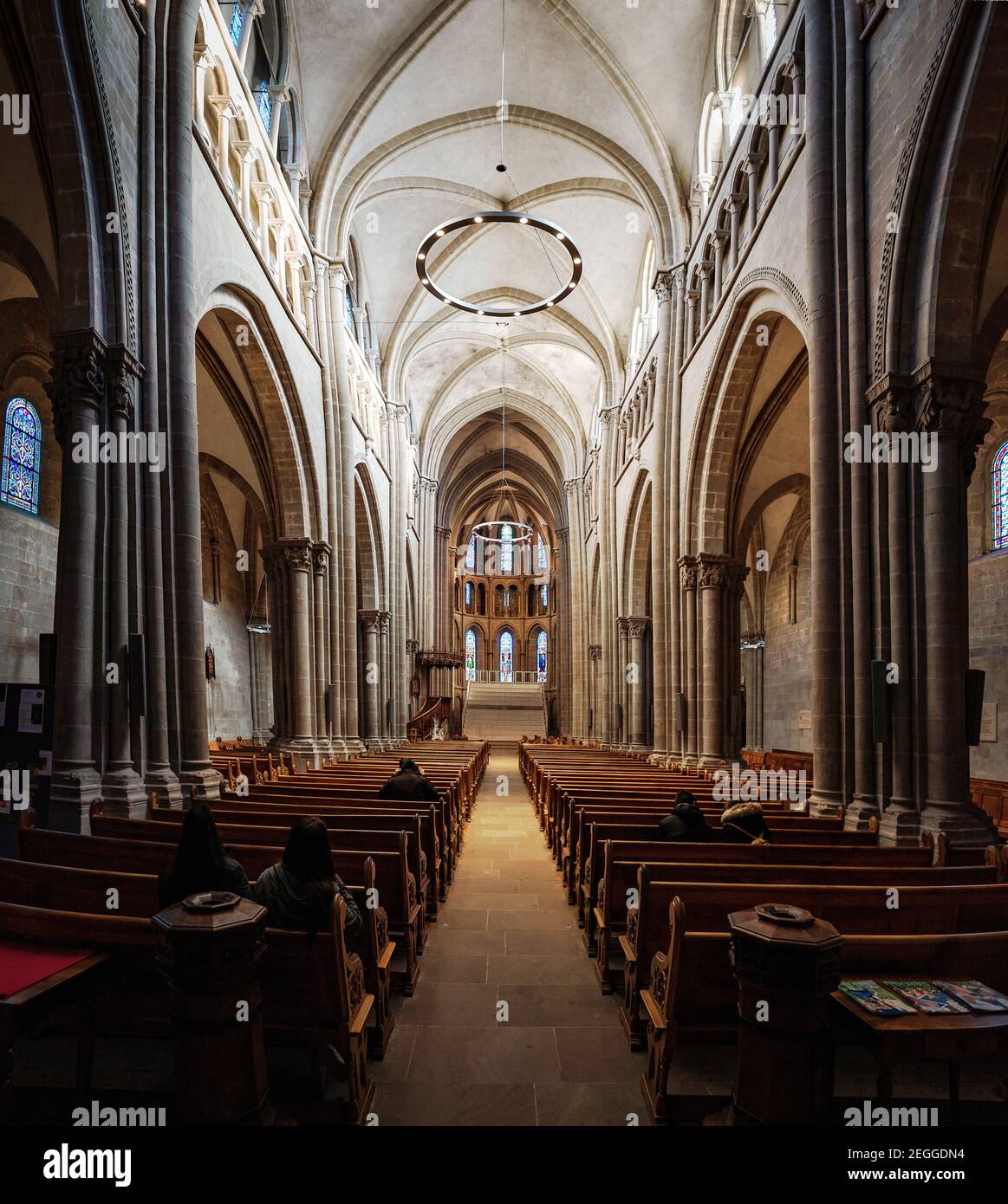 Interno della Cattedrale di San Pietro - Ginevra, Svizzera Foto Stock