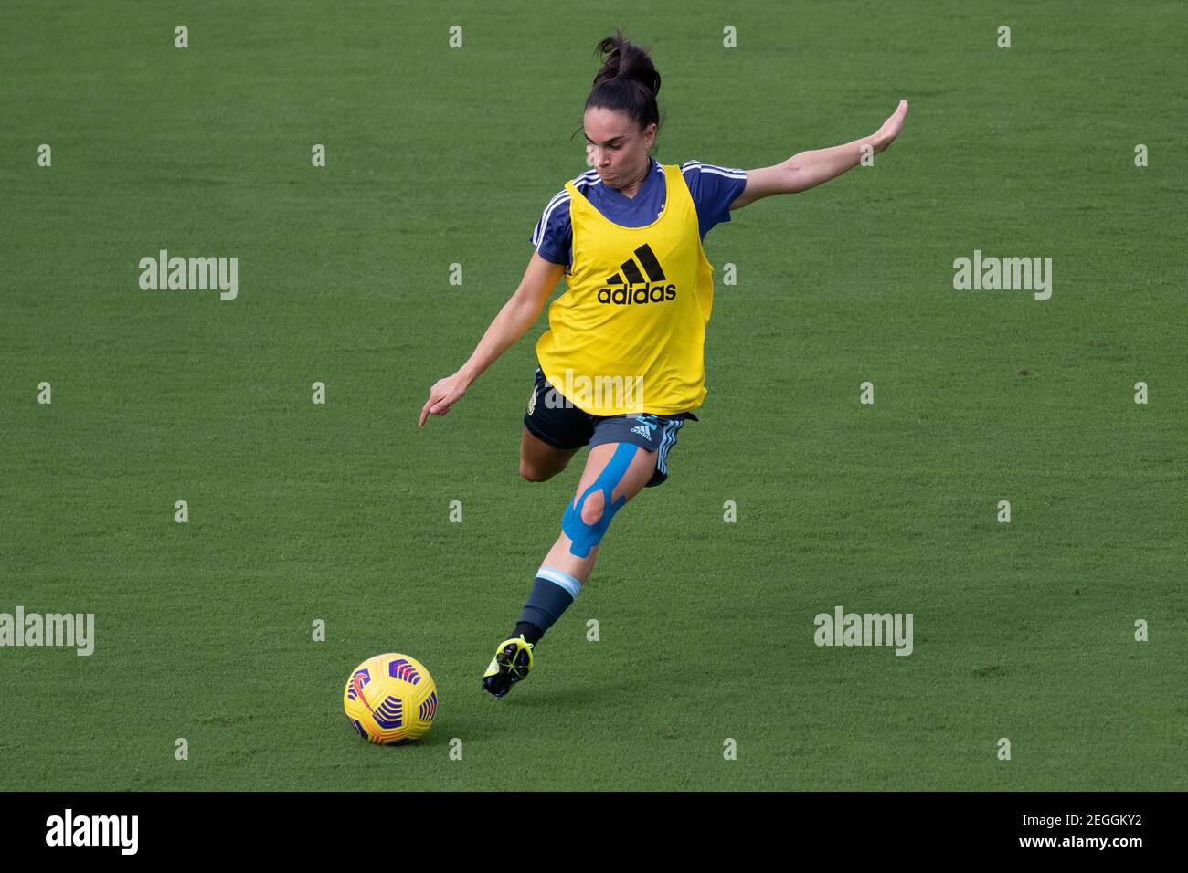 Orlando, Stati Uniti. 19 Feb 2021. Agustina Barroso (Argentina n.2) si riscalda durante la gara She crede Cup tra Brasile e Argentina all'Exploria Stadium di Orlando, Florida. Credit: SPP Sport Press Photo. /Alamy Live News Foto Stock