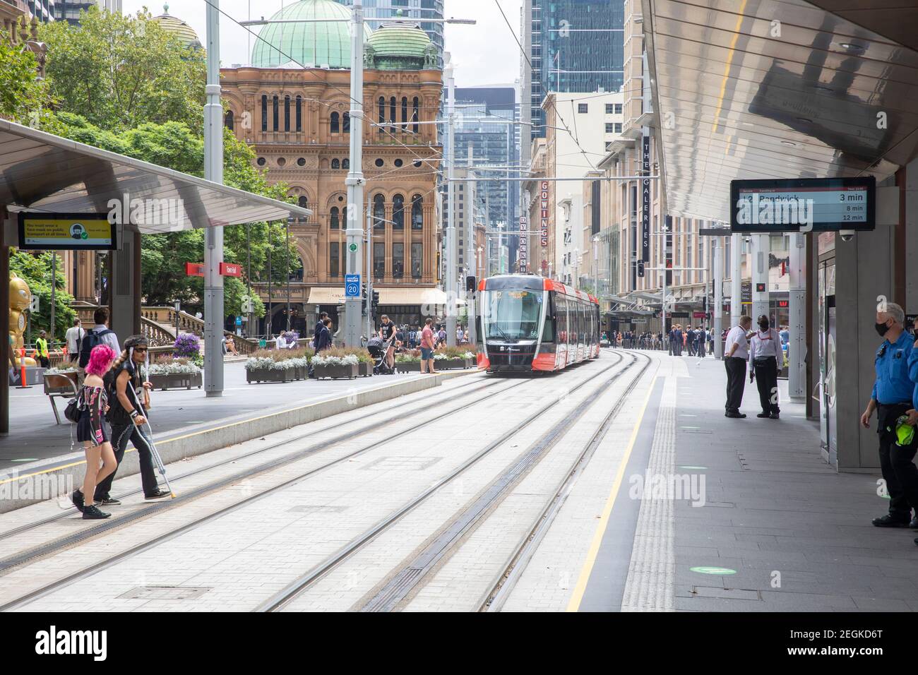 Treno leggero di Sydney su George Street nella città di Sydney Centro, NSW, Australia Foto Stock
