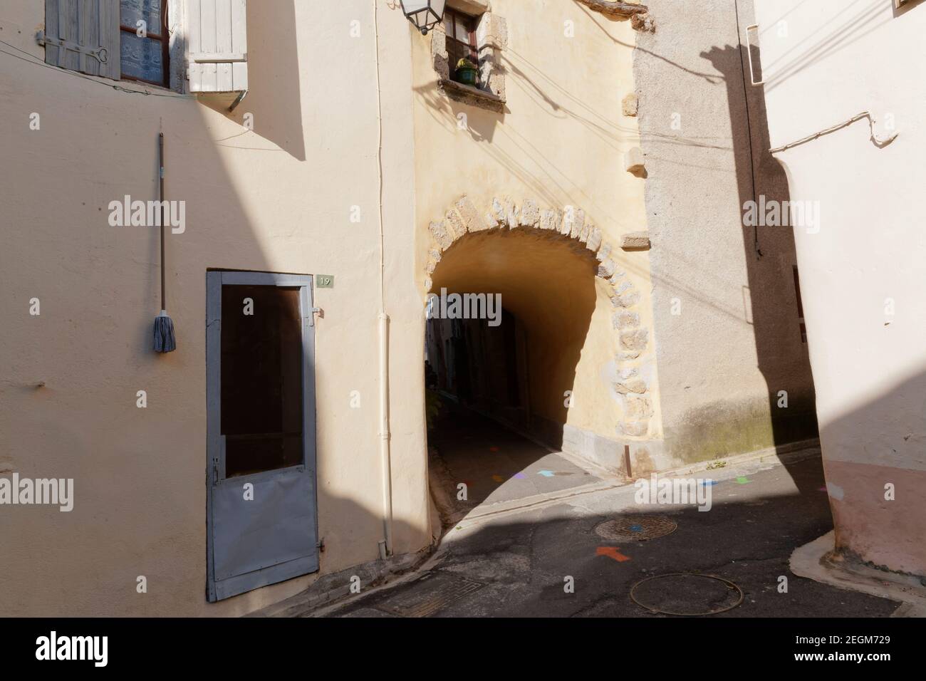 Saint-Genies-de-Fontadit, Francia.21 giugno, 2018.la città di Saint-Geniès-de-Fontadit il 21 giugno, 2018 a Saint-Genies-de Fontadit, Francia. Foto Stock