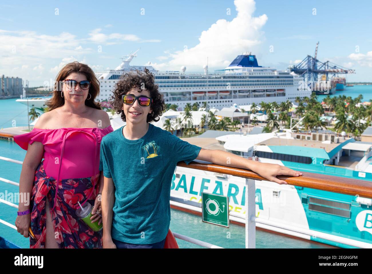 Ritratto di famiglia madre figlio a Freeport, Bahamas Foto Stock
