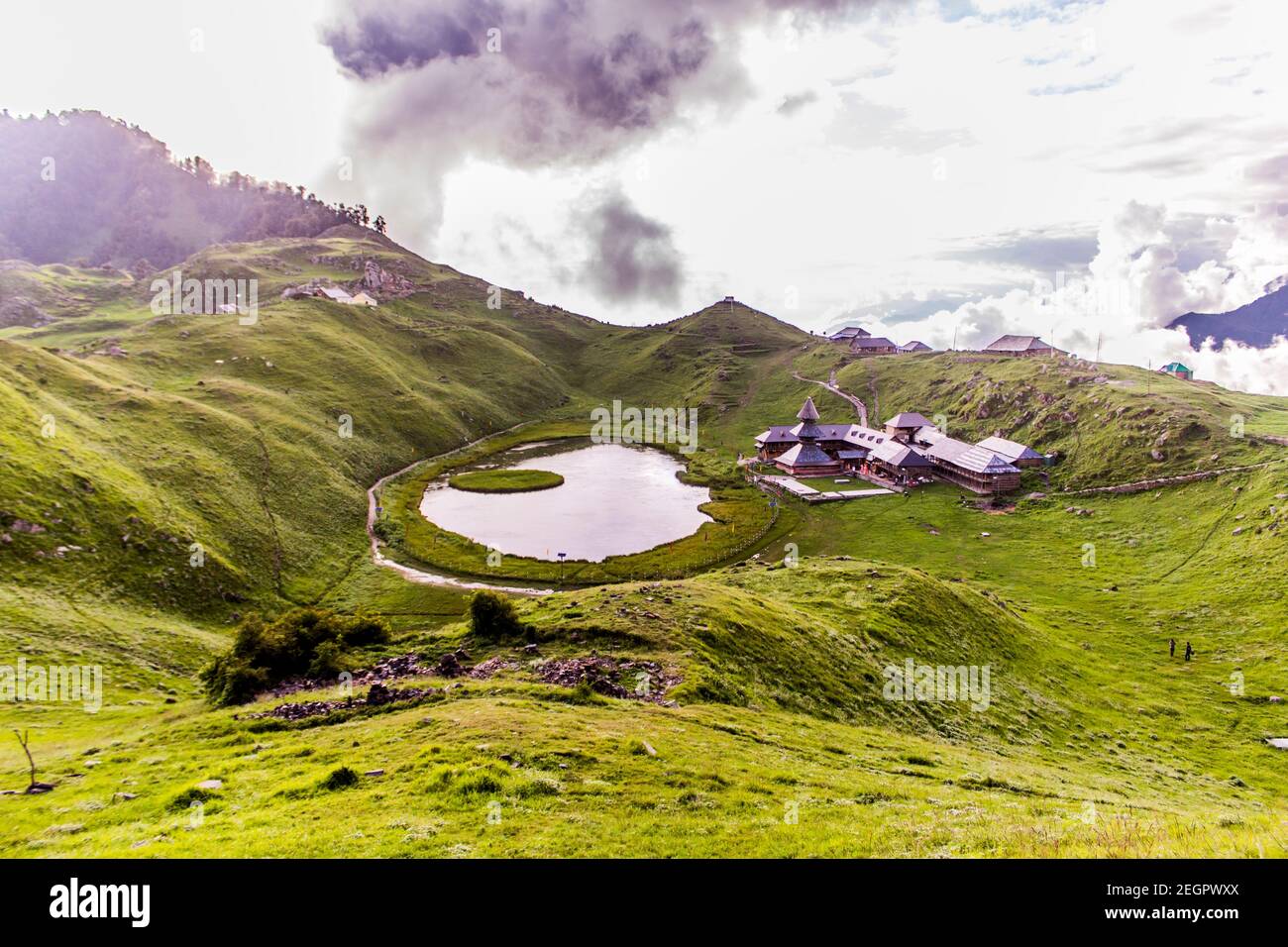 Lago Prashar, Mandi, Himachal Pradesh Foto Stock