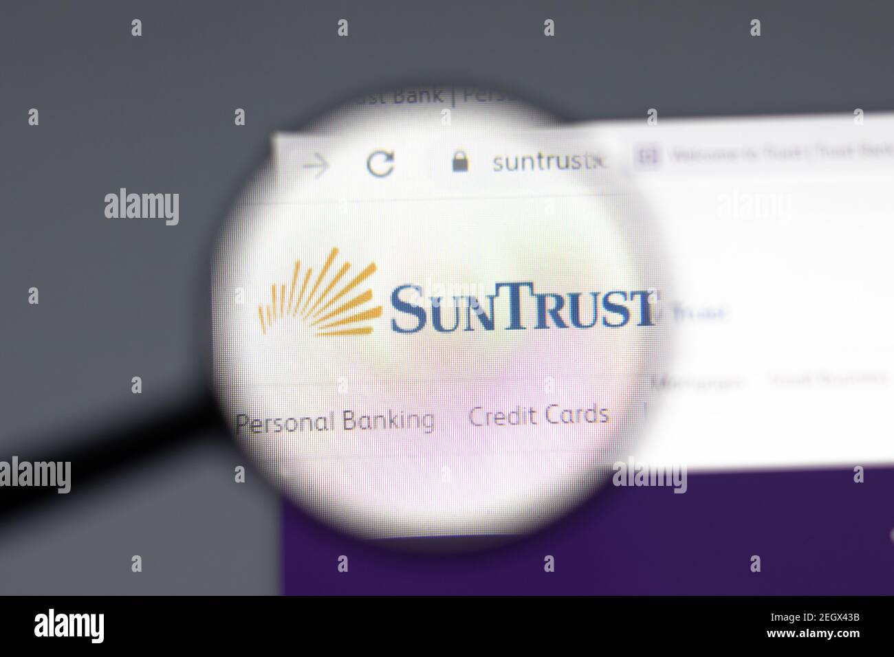 New York, USA - 15 Febbraio 2021: Sito web SunTrust Banks nel browser con logo aziendale, Editoriale illustrativo Foto Stock