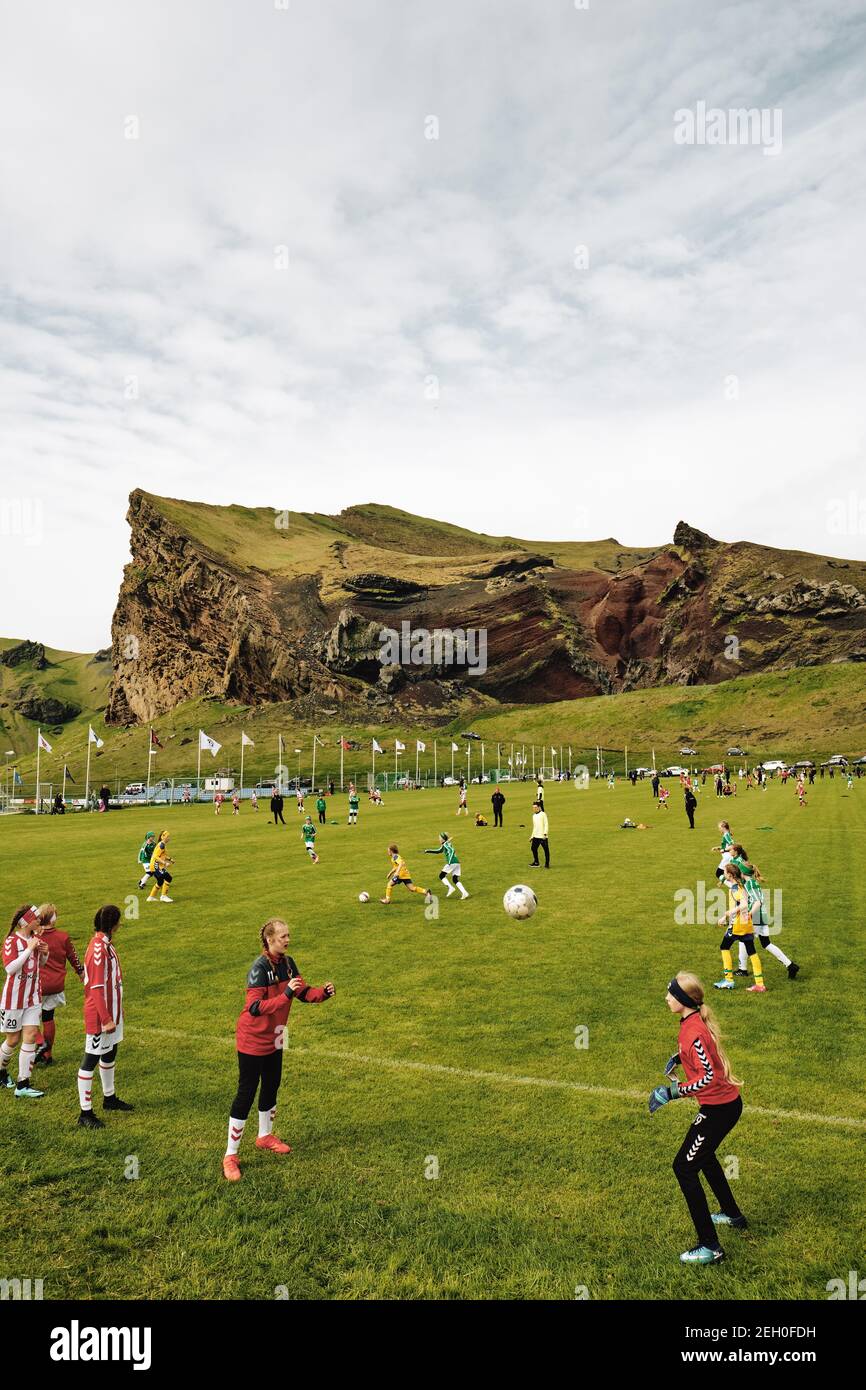 2018 Girls torneo di calcio Pæjumót giugno si svolge ogni anno in Heimaey Vestmannaeyjar / Isole Westman Islanda - Islanda football / torneo di calcio Foto Stock