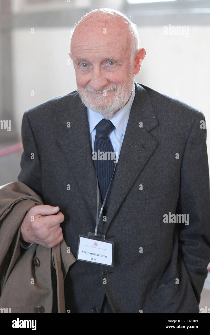 Center Vittorio Gregotti (Novara, 10 agosto 1927 – Milano, 15 marzo 2020) è stato un architetto italiano, urbanista e teorico dell'architettura. Archivio fotografico 2012 Foto Stock