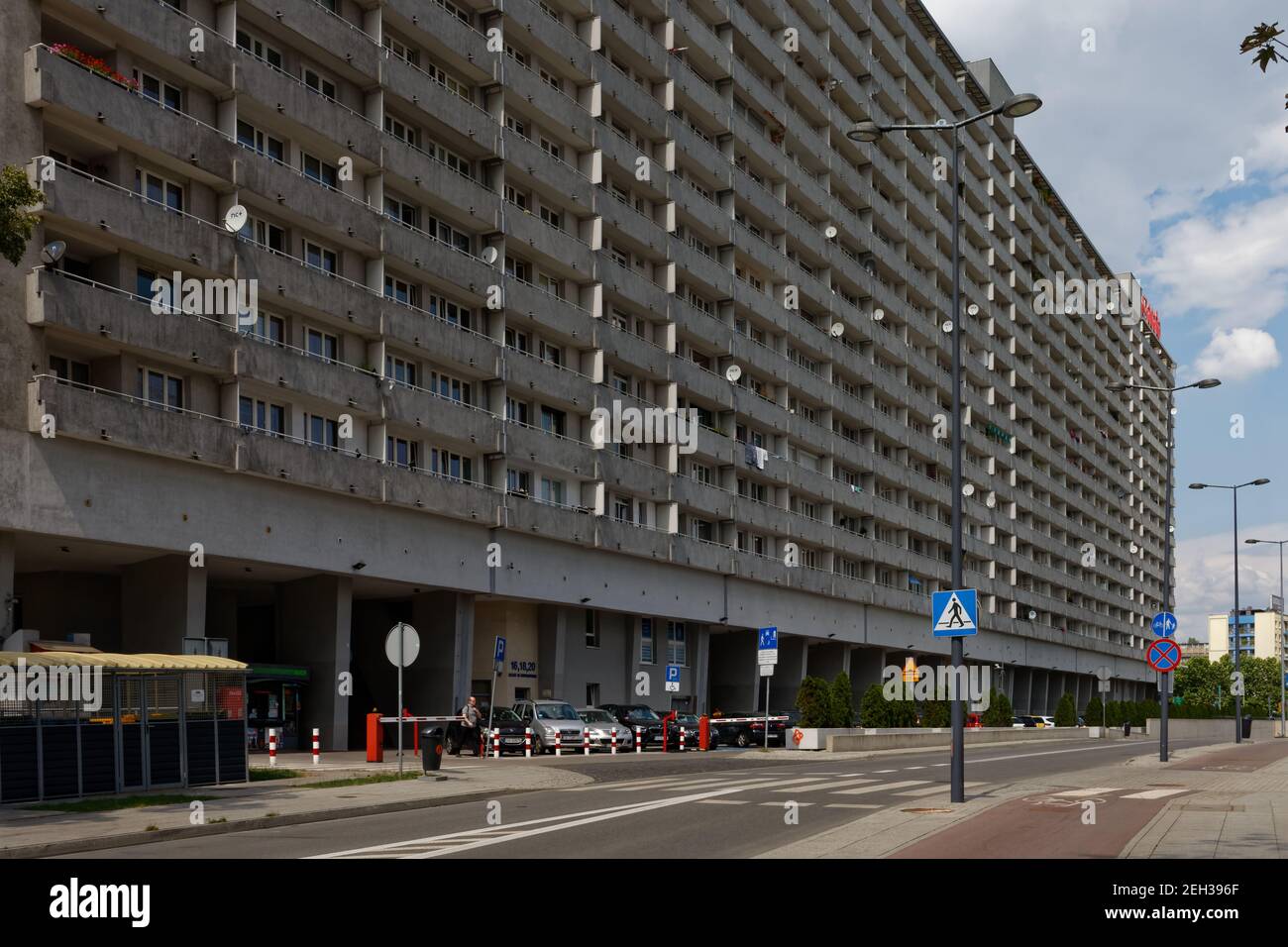 Superjednostka (unità residenziale) modellata su le Corbusier, nel centro di Katowice Foto Stock