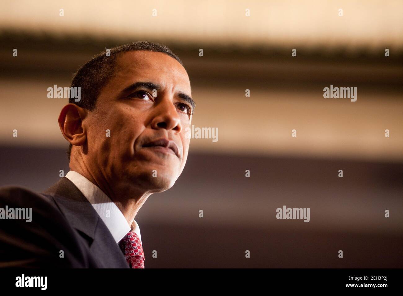 Il presidente Barrack Obama parla ad un rally di campagna per il candidato gubernatorial Creigh deeds in Tyson's Corner Va., 6 agosto 2009. Foto Stock
