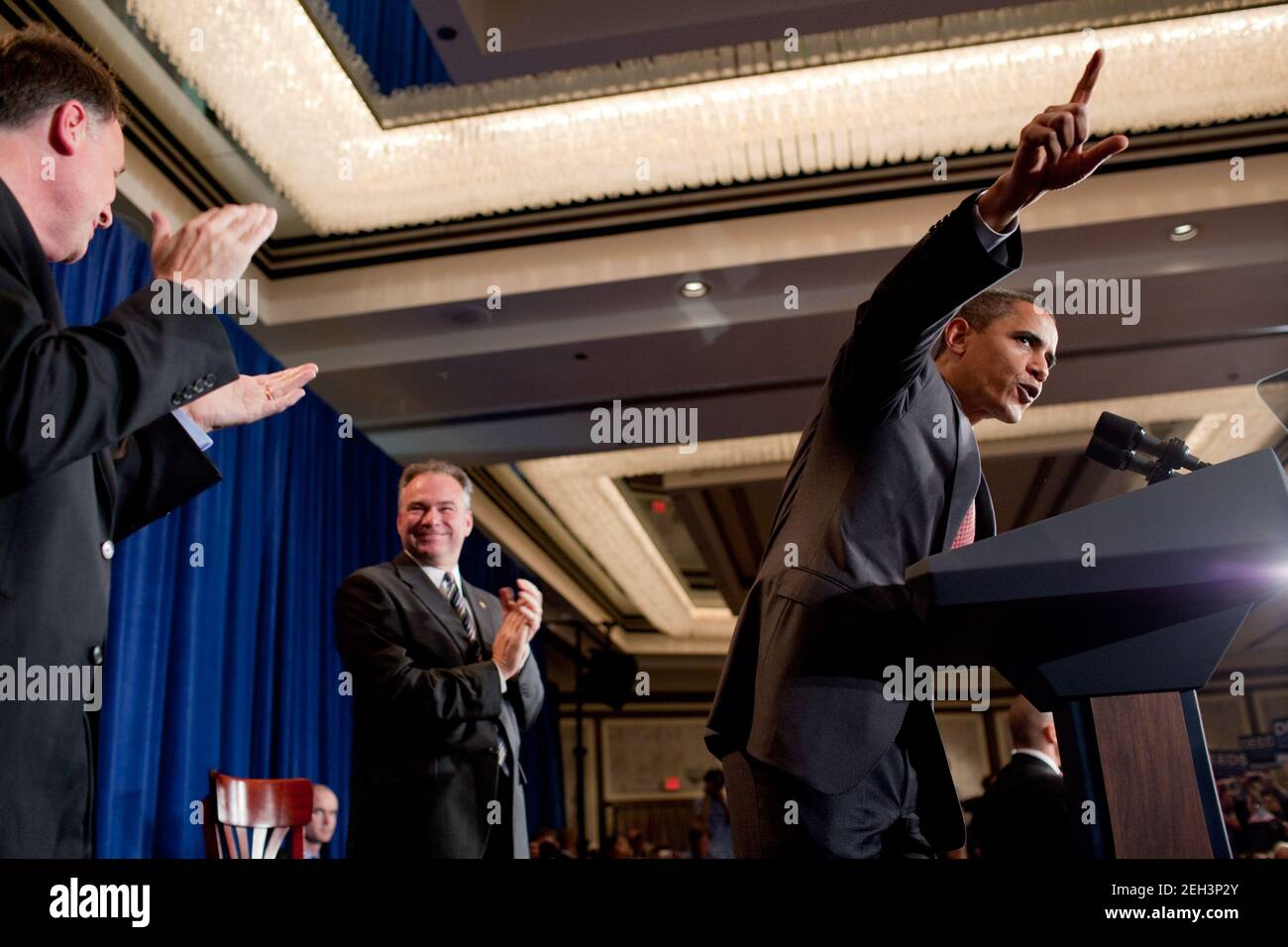 Il presidente Barrack Obama parla ad un rally di campagna per il candidato gubernatorial Creigh deeds in Tyson's Corner Va., 6 agosto 2009. Foto Stock