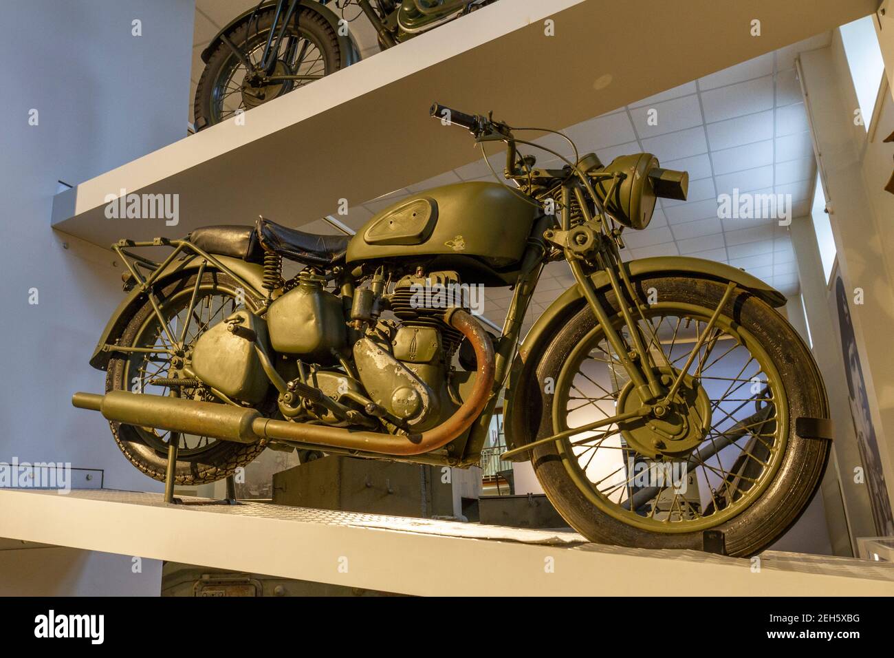 Una motocicletta militare BSA M20 1940 nel Museo REME (Royal Electrical and Mechanical Engineers), Lyneham, Wiltshire, Regno Unito Foto Stock