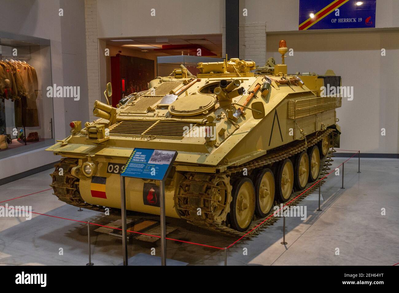 A Samson Combat Vehicle Reconnaissance (Tracked) (CVR(T)) nel Museo REME (Royal Electrical and Mechanical Engineers), Lyneham, Wiltshire, Regno Unito. Foto Stock