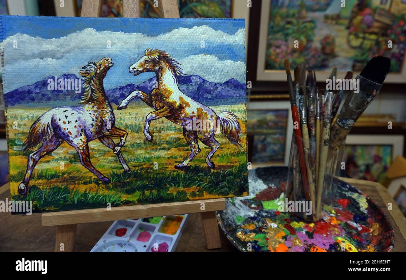 Disegnata a mano, Arte, pittura, colore dell'olio, Auspicious, cavalli scherzanti, molto carino. Lucky, terra tailandese Foto Stock