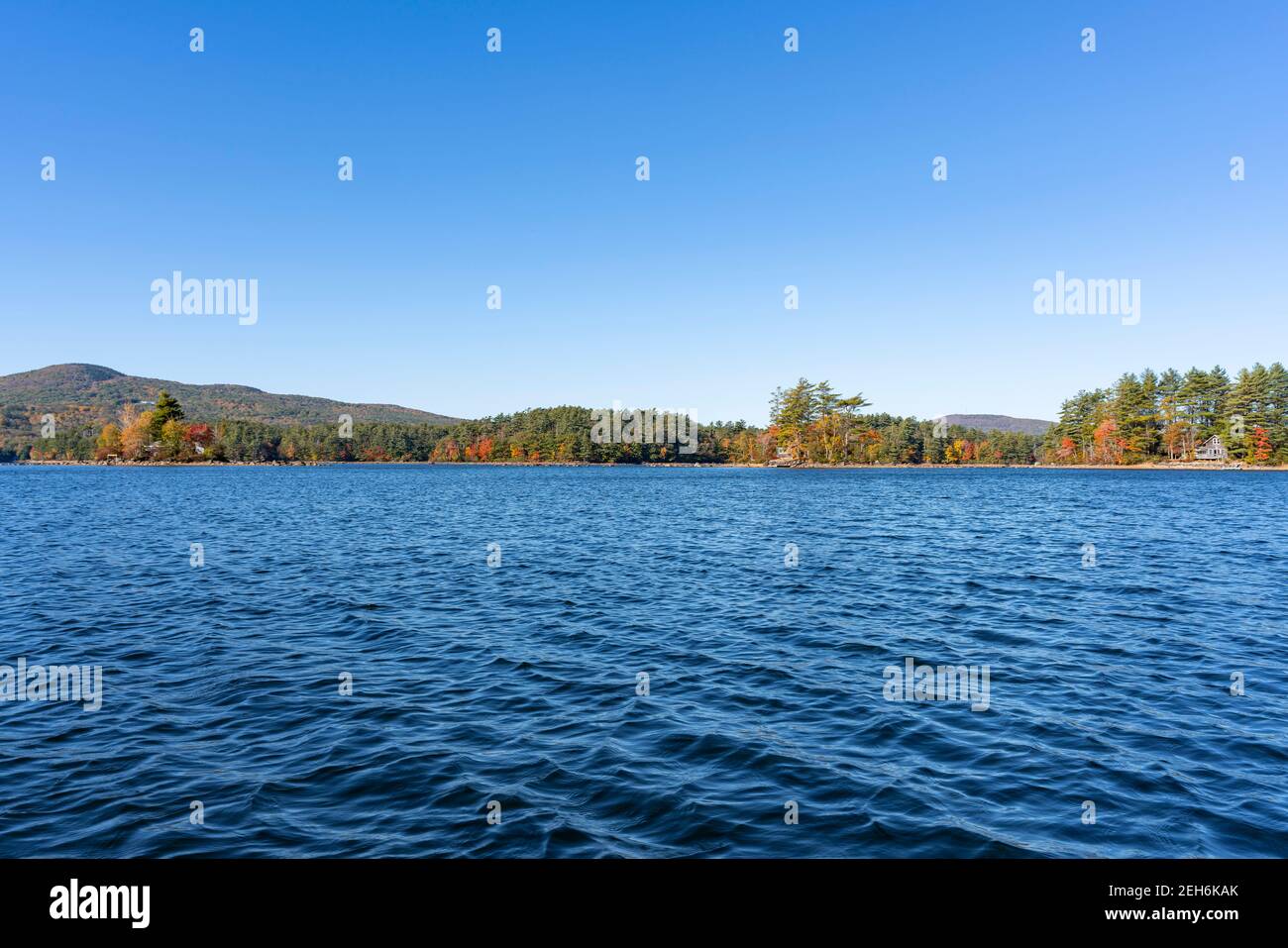 Pesca in autunno sul lago Megunticook a Camden. Foto Stock