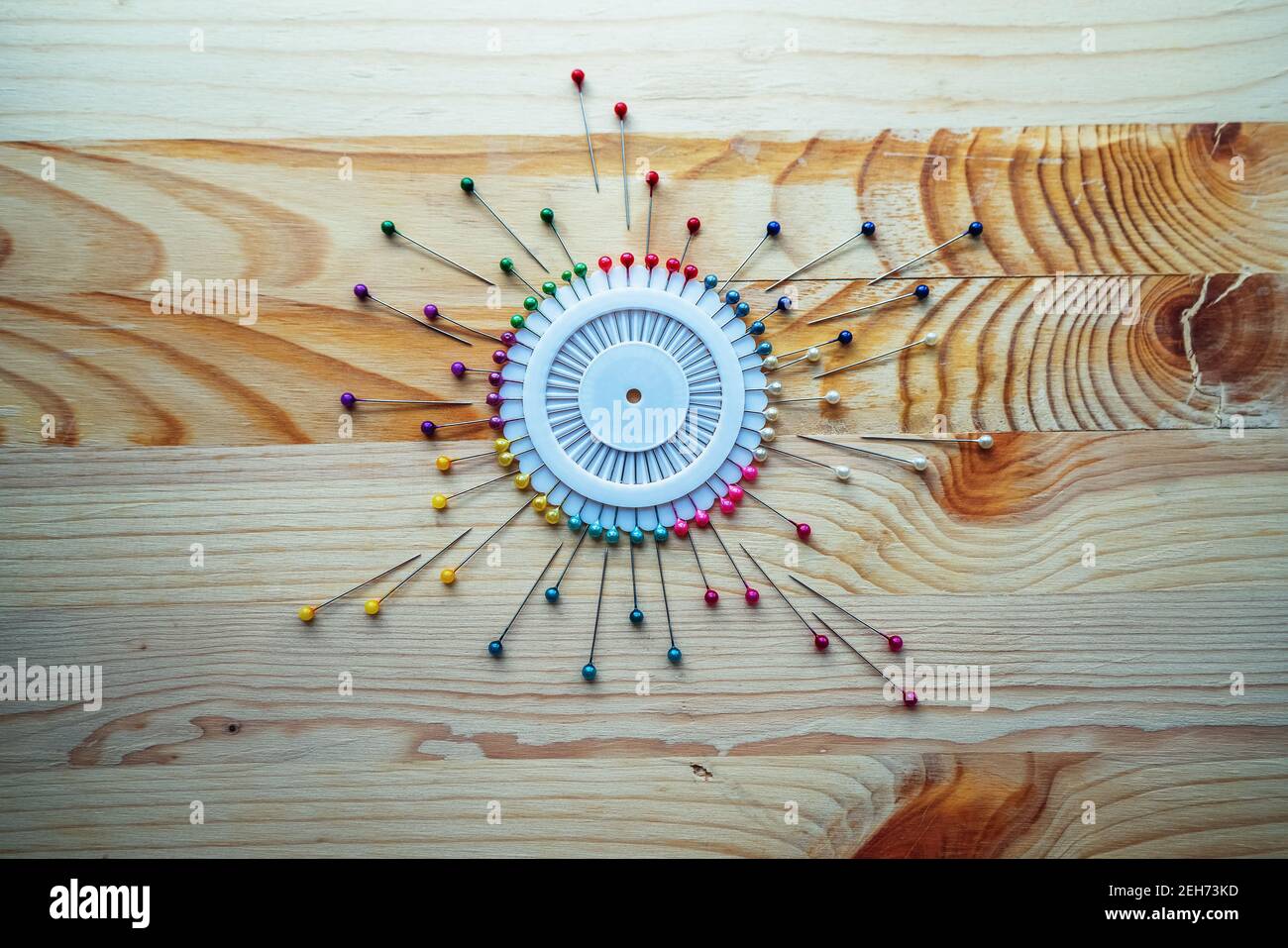 grafico rotondo astratto con molti pezzi colorati e settori Foto Stock