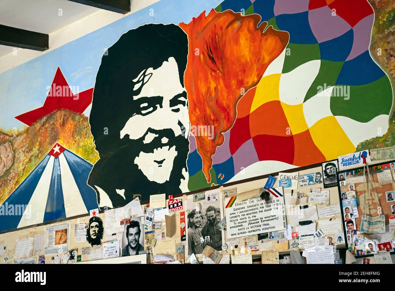 Interno del museo e la ricreazione della sala della scuola dove che Guevara è stato tenuto prigioniero e giustiziato nel villaggio la Higuera, Santa Cruz, Bolivia Foto Stock