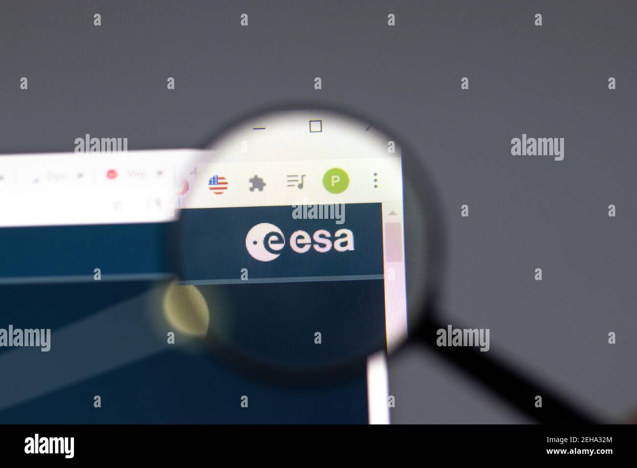New York, USA - 15 febbraio 2021: Agenzia spaziale europea Sito esa in browser con logo aziendale, Editoriale illustrativo Foto Stock