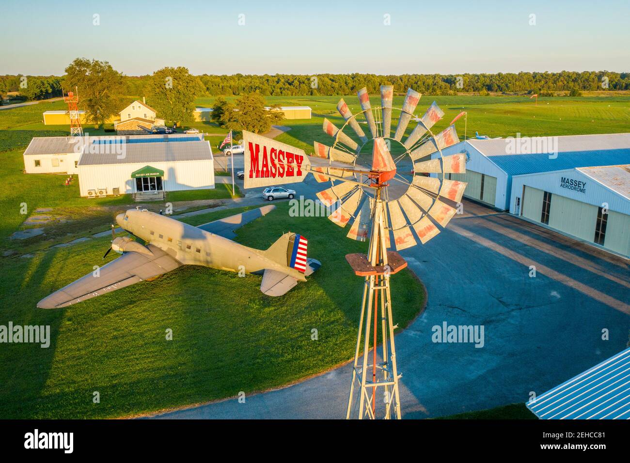 Vista aerea di Massey Airport con particolare attenzione al mulino a vento, Massey, MD Foto Stock