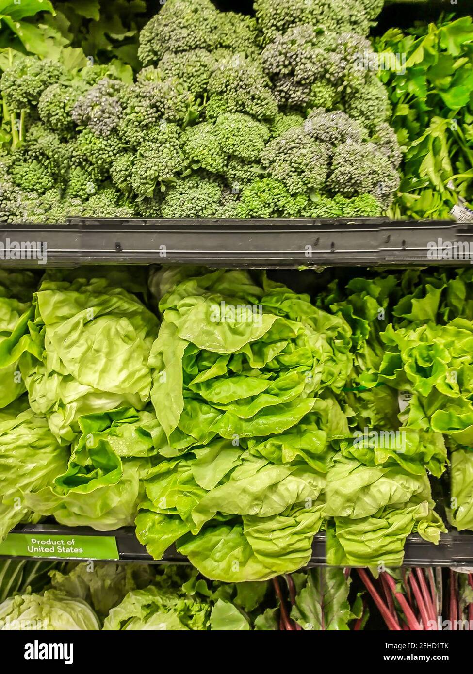 Verdi nel negozio di alimentari Foto Stock