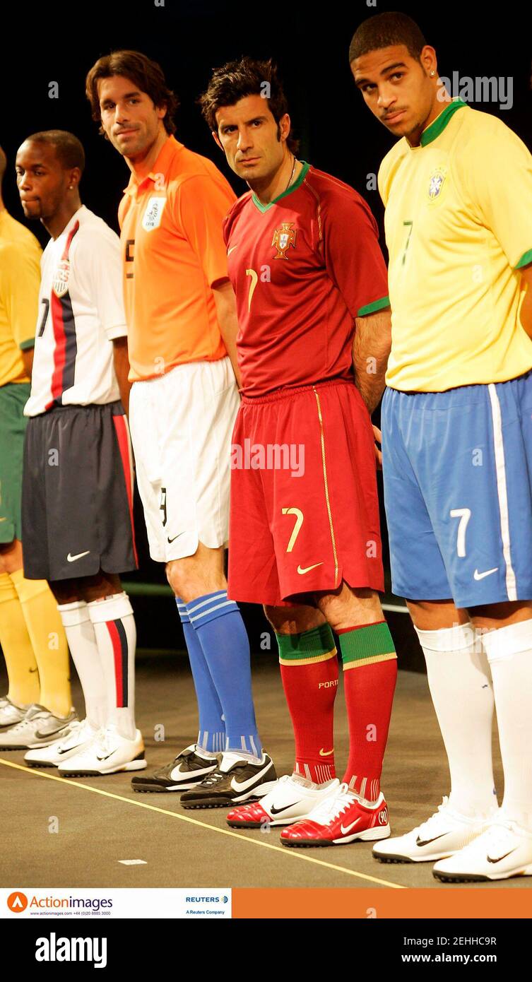 Calcio - Nike - lancio della divisa ufficiale della Coppa del mondo 2006  per Brasile, Portogallo, Australia, Olanda, Corea, Messico, Croazia e USA -  Stadio Olimpico, Berlino, Germania - 13/2/06 Damarcus Beasley