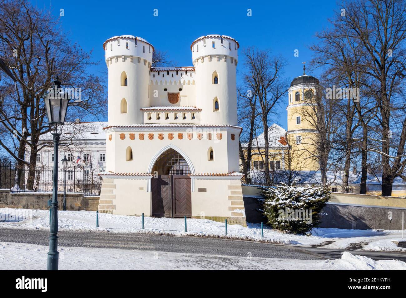 Vlašimská brána, zamek un parco anglicky Vlasim, Benesovsko, Stredocesky kraj, Ceska republika / Vlasim porta, castello Vlasim, Boemia centrale regione, CZ Foto Stock