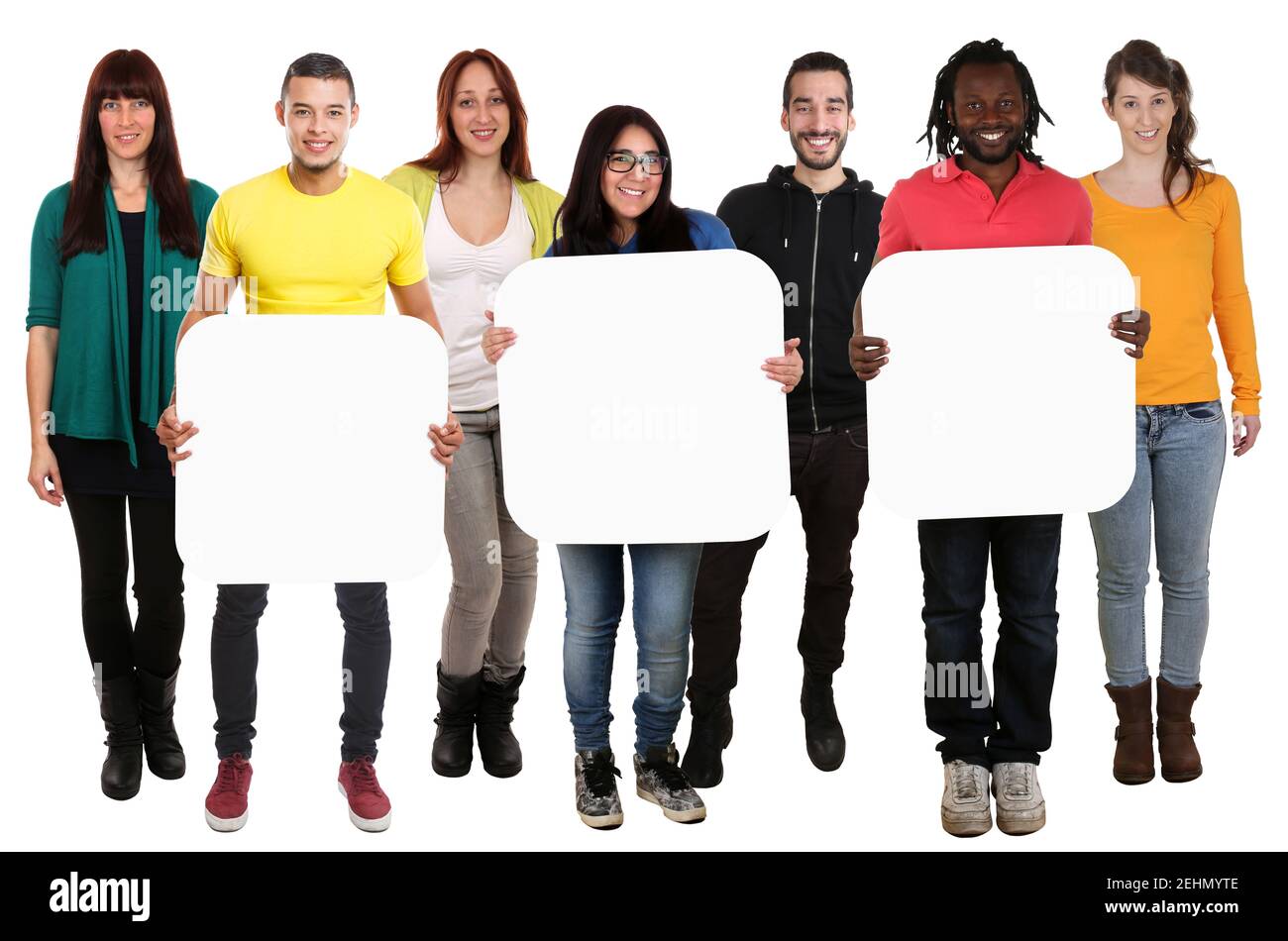 CopySpace per tre 3 lettere o gruppi di testo di giovani multietnici isolati su bianco Foto Stock