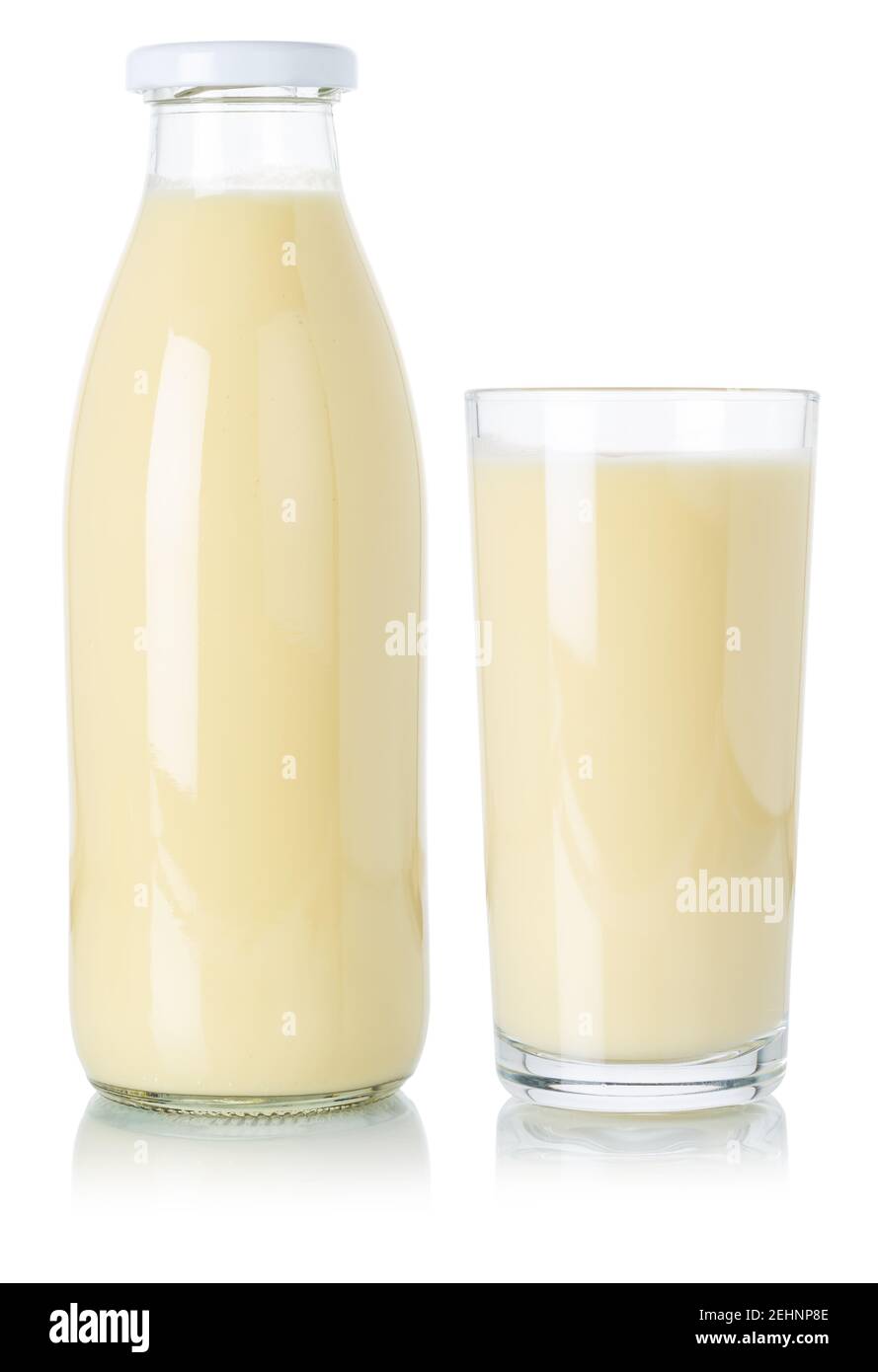 Frullato di banana succo di frutta bevanda frullato latte agitare in un flacone e vetro isolati su sfondo bianco Foto Stock