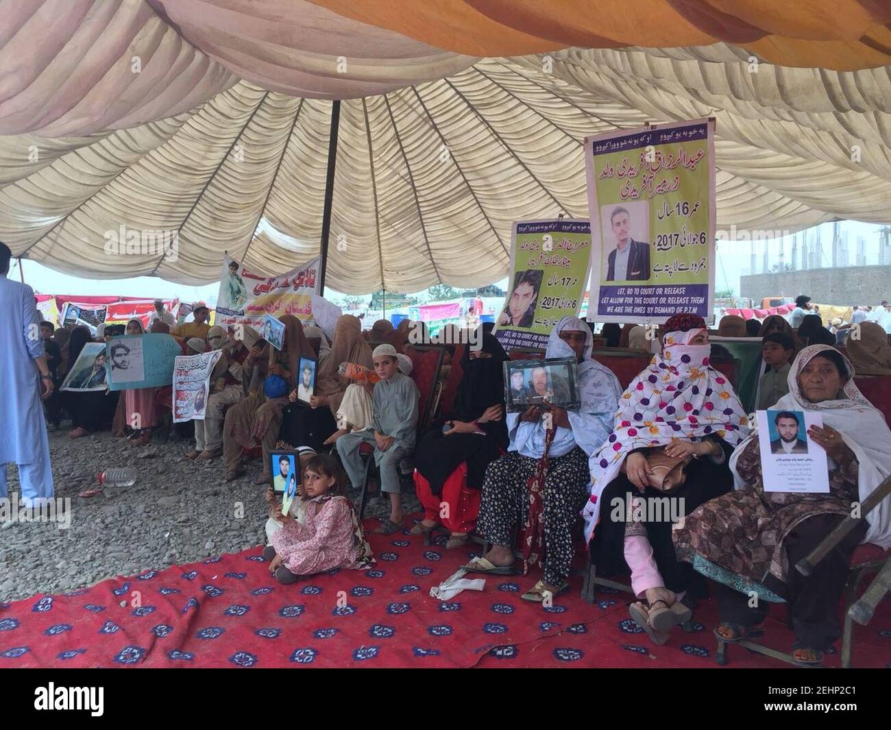 Pashtun Tahafuz movimento Peshawar manca persona. Foto Stock
