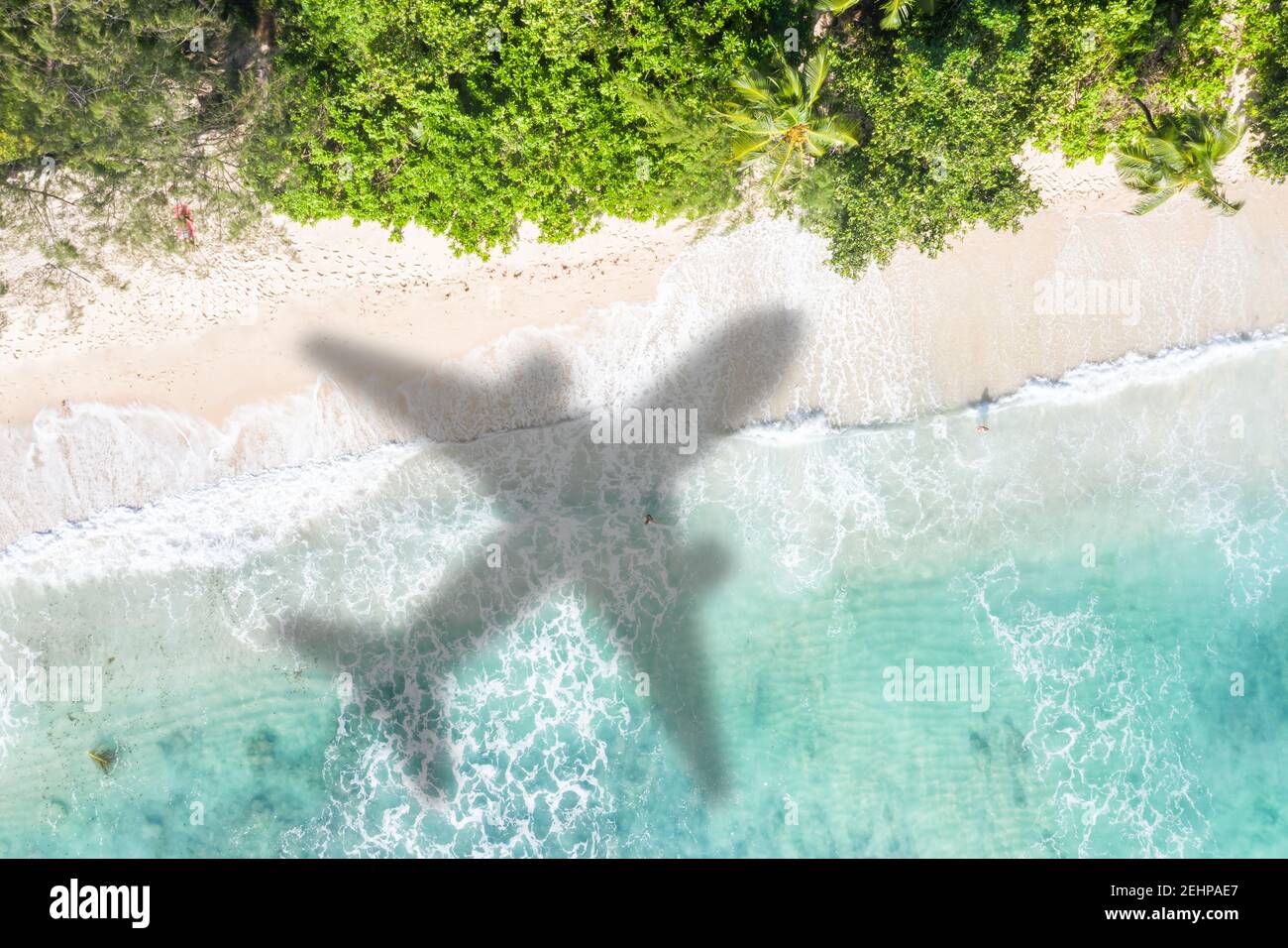 Viaggio in spiaggia viaggio vacanza mare immagine simbolica volo aereo Seychelles acqua immagine Foto Stock