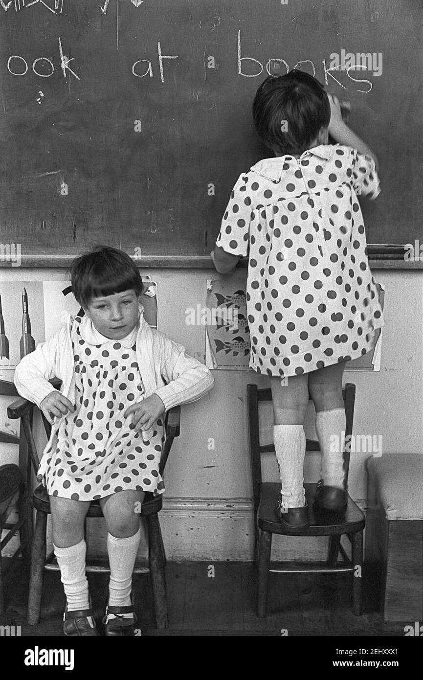 Classe di accoglienza per la scuola dei bambini Foto Stock