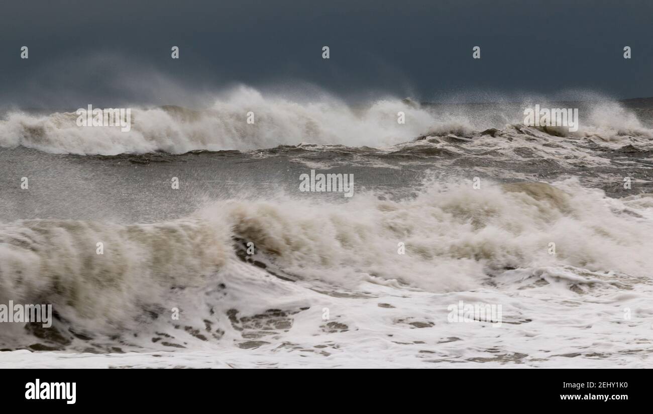L'Oceano Atlantico si è mosso tutti da una tempesta tropicale al largo della costa di Long Island 11 ottobre 2019. Foto Stock