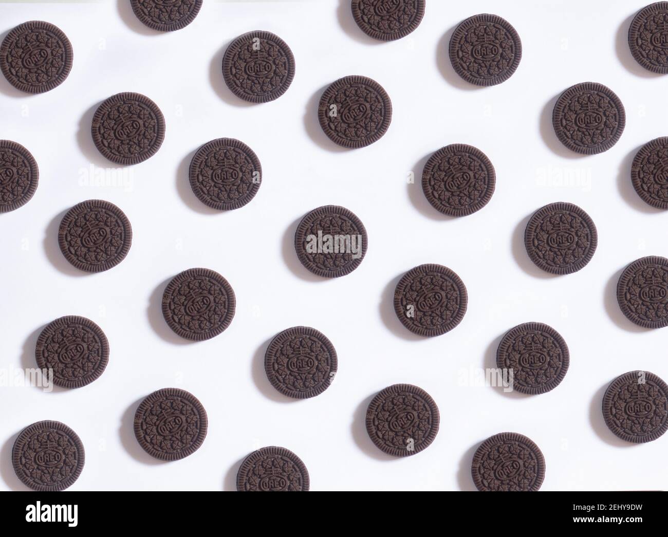 Quanti Oreo sono troppi Oreo? I biscotti Oreo sono i migliori per uno spuntino per molti bambini. Foto Stock
