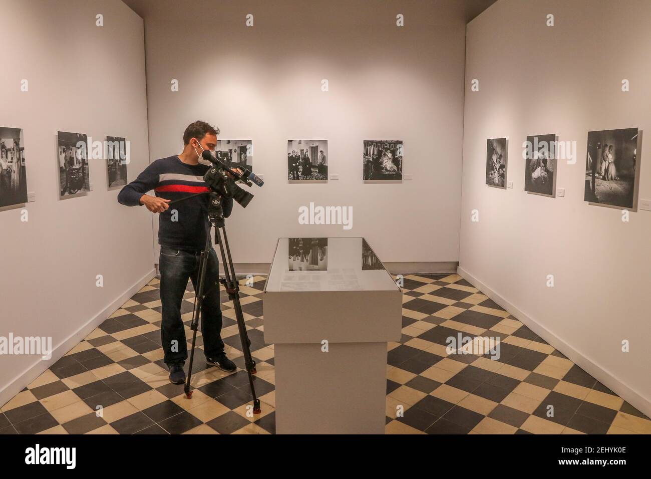 20 febbraio 2021: 20 febbraio 2021 (Malaga) una mostra fotografica inedita di la Térmica mostra il passaggio della stella Brigitte Bardot attraverso Malaga una mostra fotografica inedita sul passaggio della stella del film Brigitte Bardot attraverso la provincia di Malaga in occasione della ripresa del film 'i gioiellieri della luna di compensazione'. Diretto da Roger Vadim, che all'epoca era marito di Bardot, nel 1957, e prodotto da Raoul LÃ¨vy, recitava il mito francese. 'Brigitte Bardot, mito e cliché a Malaga' è composto da 61 fotografie e 27 pezzi tra riviste, b Foto Stock