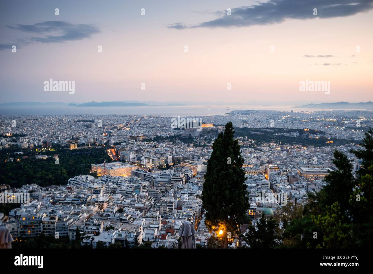 Partenone dalla collina di Lycabettus al Mar Egeo ad Atene, Grecia. Foto Stock