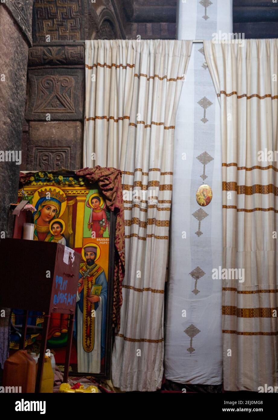 Bet Maryam chiesa di Lalibela - il sempre colonna avvolto Foto Stock