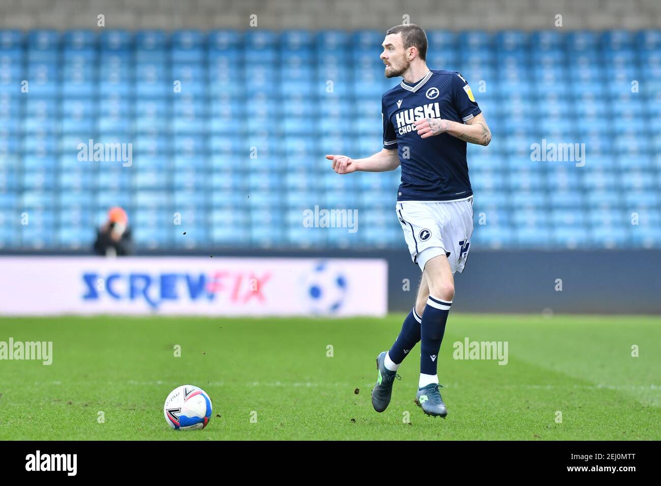 LONDRA, INGHILTERRA. 20 FEBBRAIO Scott Malone di Millwall in azione durante la partita del campionato Sky Bet tra Millwall e Wycombe Wanderers al Den, Londra, sabato 20 febbraio 2021. (Credit: Ivan Yordanov | MI News) Credit: MI News & Sport /Alamy Live News Foto Stock