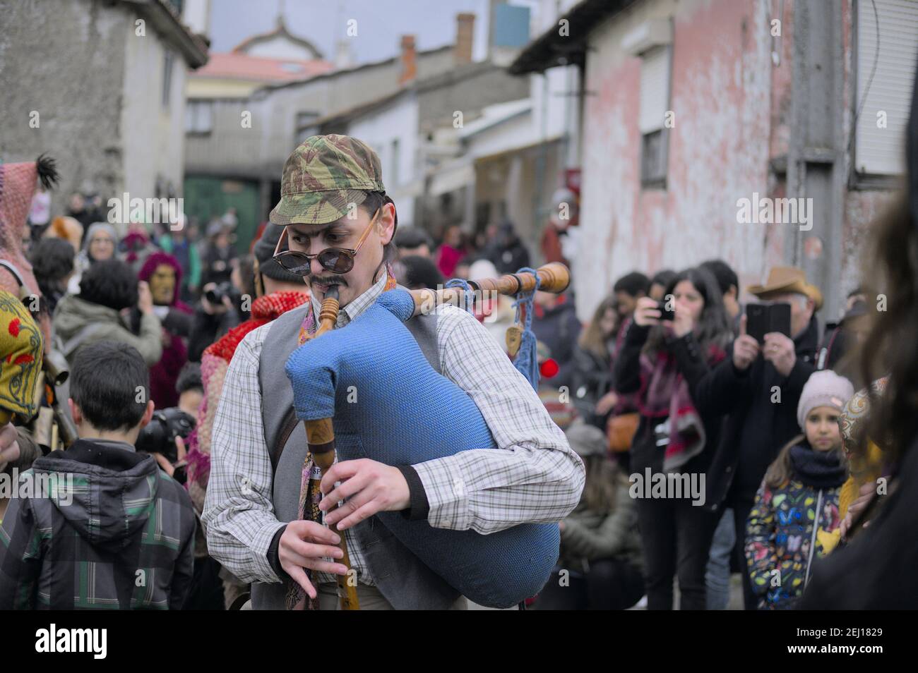 Le feste di Entrudo (o Shrovetide) a Vila Boa (piccolo villaggio nella regione di Trás-OS-Montes di Porggal), una tradizionale festa di carnevale che risale Foto Stock