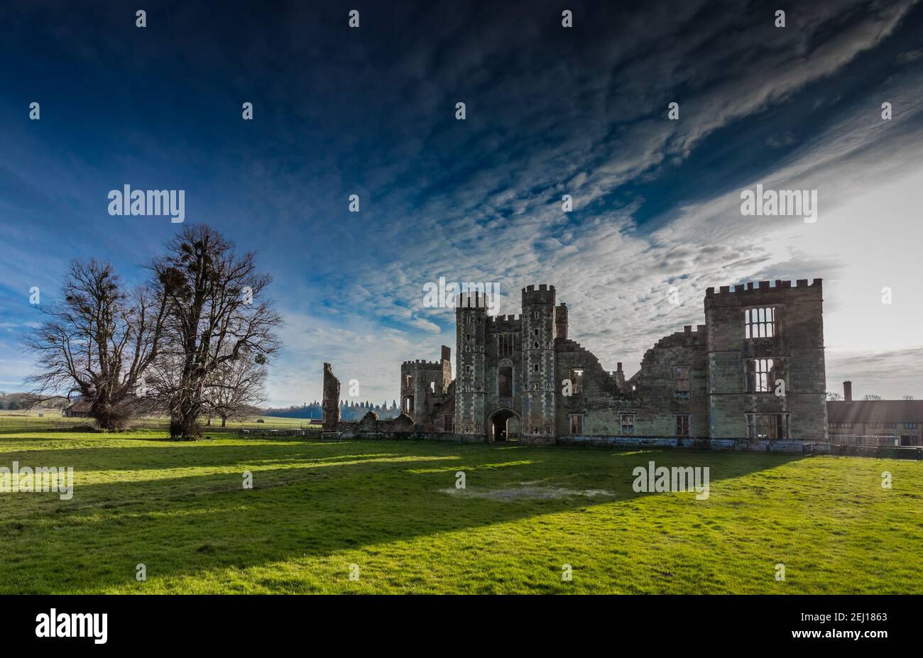 Le rovine di Cowdray House, Midhurst, West Sussex, Regno Unito Foto Stock